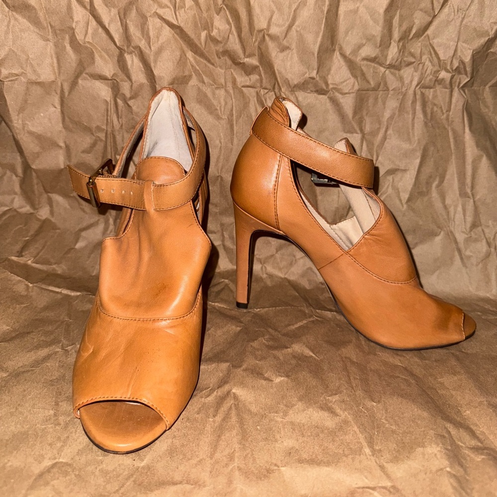 Vince Camuto Tan Peep-Toe Heels